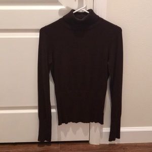 Dark brown turtleneck sweater, long sleeve